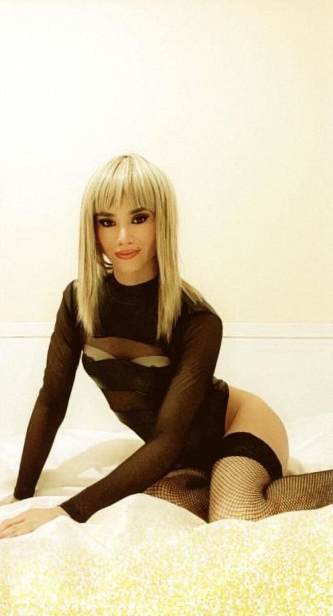 Блондинки Трансексуалка Лейла 20 лет сделает профессионально анальный секс и примет у себя